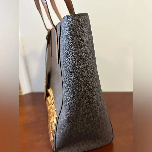 Michael Kors Sinclair Large Studded Tote - Picture 3 of 7